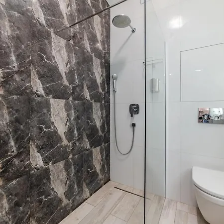 아파트 Ayri Yatak Odali Ve Balkonlu Daire